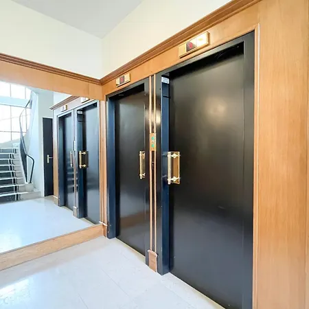 Daire Stylish With A Balcony In *