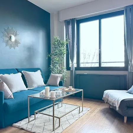 Stylish With A Balcony In Paris