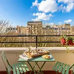Eiffel Tower - Premium With Balcony And Lift For 4 Paryż