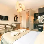 Apartament Eiffel Tower - Premium With Balcony And Lift For 4