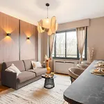 Apartament Eiffel Tower - Premium With Balcony And Lift For 4 Paryż