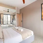 Eiffel Tower - Premium With Balcony And Lift For 4 * Paryż