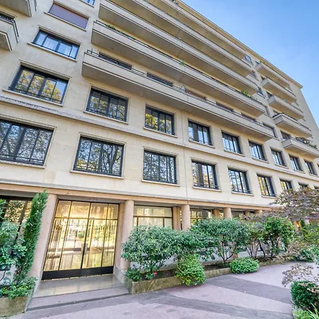 Eiffel Tower - Premium With Balcony And Lift For 4 *