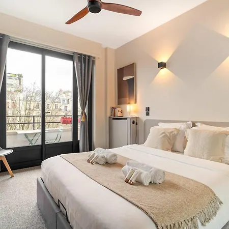 Daire Eiffel Tower - Premium With Balcony And Lift For 4