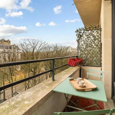 Eiffel Tower - Premium With Balcony And Lift For 4 *