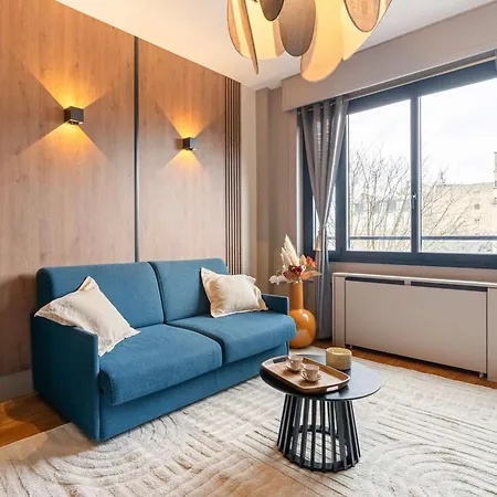 Eiffel Tower - Premium With Balcony And Lift For 4 *