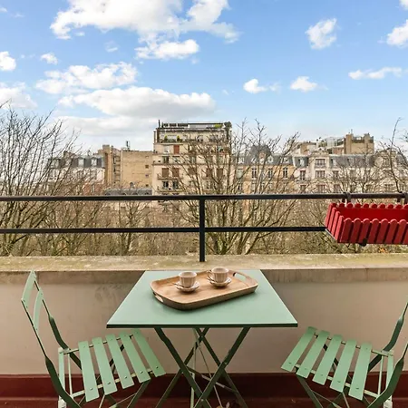 Eiffel Tower - Premium With Balcony And Lift For 4