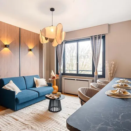 Eiffel Tower - Premium With Balcony And Lift For 4 Paris