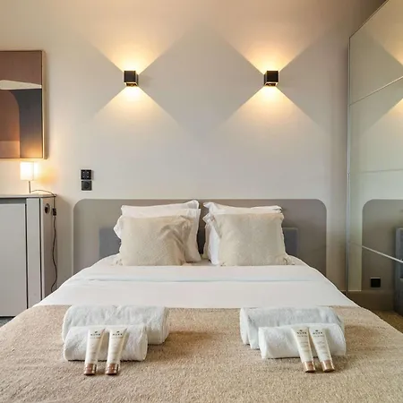 Eiffel Tower - Premium With Balcony And Lift For 4 Daire *