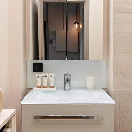 Daire Eiffel Tower - Premium With Balcony And Lift For 4 *