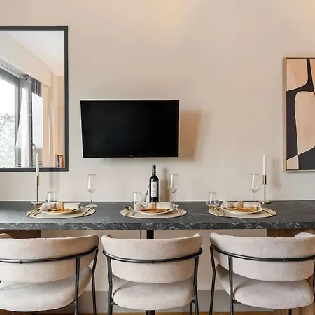 Eiffel Tower - Premium With Balcony And Lift For 4 Paris