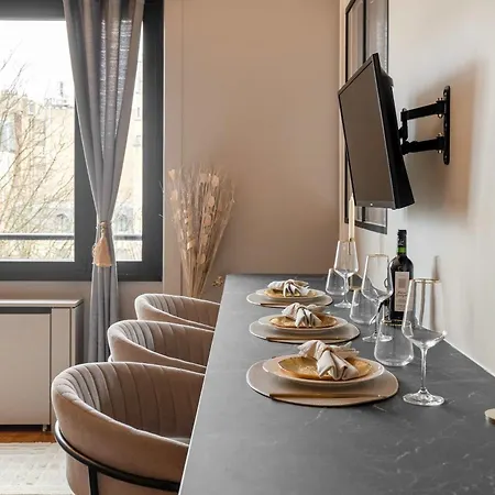 Daire Eiffel Tower - Premium With Balcony And Lift For 4