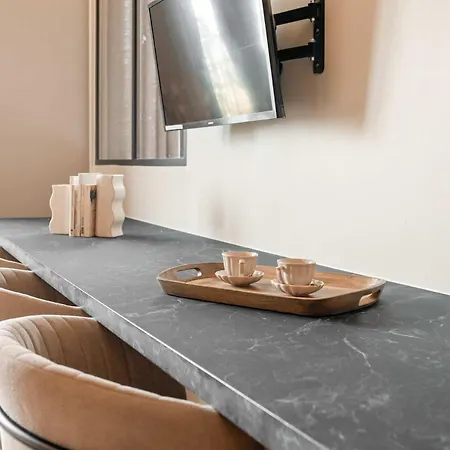 Daire Eiffel Tower - Premium With Balcony And Lift For 4