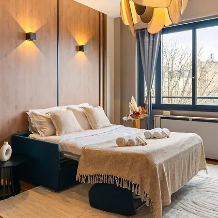 Eiffel Tower - Premium With Balcony And Lift For 4 * Paris