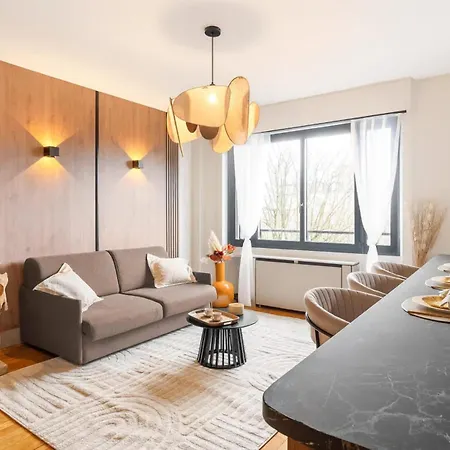 Eiffel Tower - Premium With Balcony And Lift For 4 * 巴黎