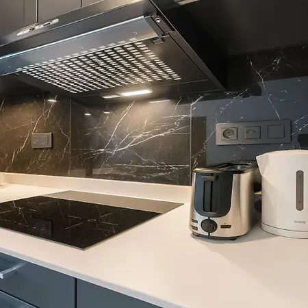 Eiffel Tower - Premium With Balcony And Lift For 4 巴黎