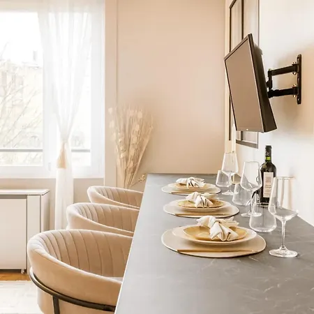 公寓 Eiffel Tower - Premium With Balcony And Lift For 4