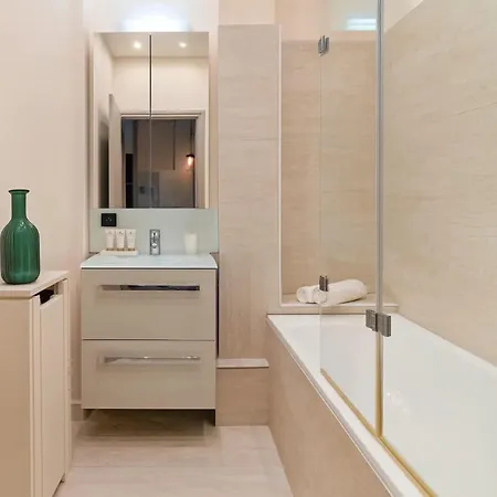 公寓 Eiffel Tower - Premium With Balcony And Lift For 4 *