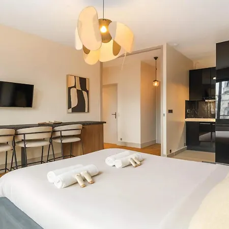 公寓 Eiffel Tower - Premium With Balcony And Lift For 4 巴黎