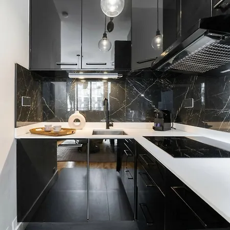 Eiffel Tower - Premium With Balcony And Lift For 4 Apartament *