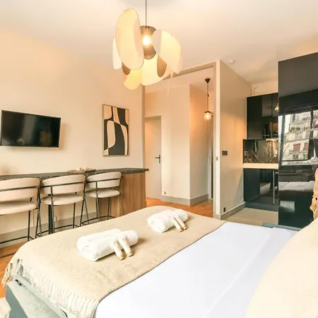 Apartmán Eiffel Tower - Premium With Balcony And Lift For 4