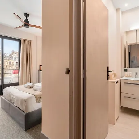 Apartament Eiffel Tower - Premium With Balcony And Lift For 4