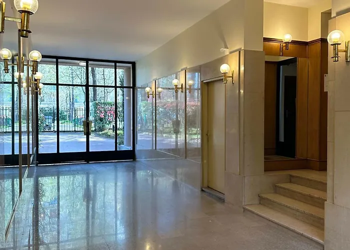 Eiffel Tower - Premium With Balcony And Lift For 4 *
