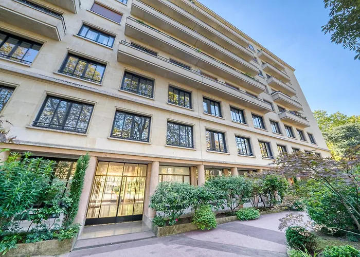 Eiffel Tower - Premium With Balcony And Lift For 4 *