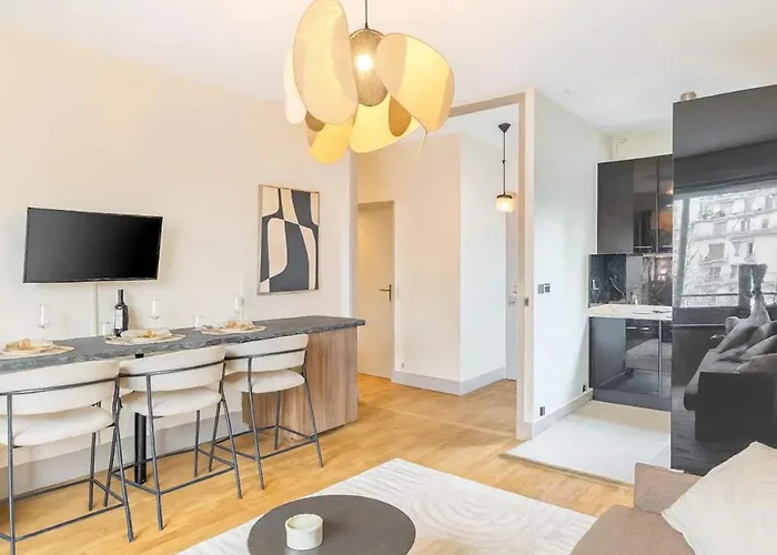 Eiffel Tower - Premium With Balcony And Lift For 4 Paris