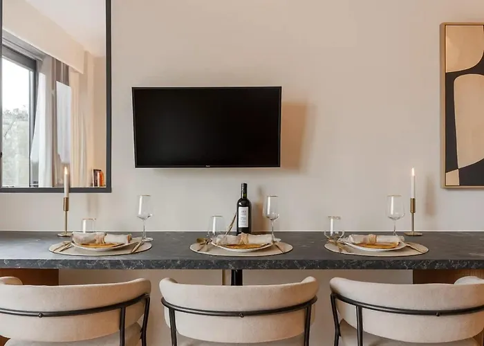 Eiffel Tower - Premium With Balcony And Lift For 4 Apartamento *