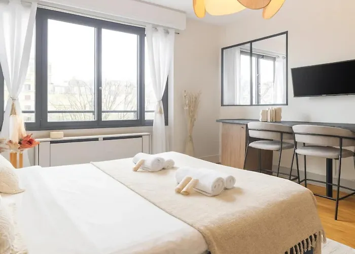 Eiffel Tower - Premium With Balcony And Lift For 4 Paris
