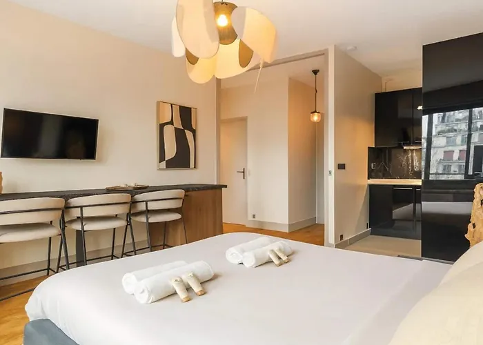 Apartamento Eiffel Tower - Premium With Balcony And Lift For 4 Paris